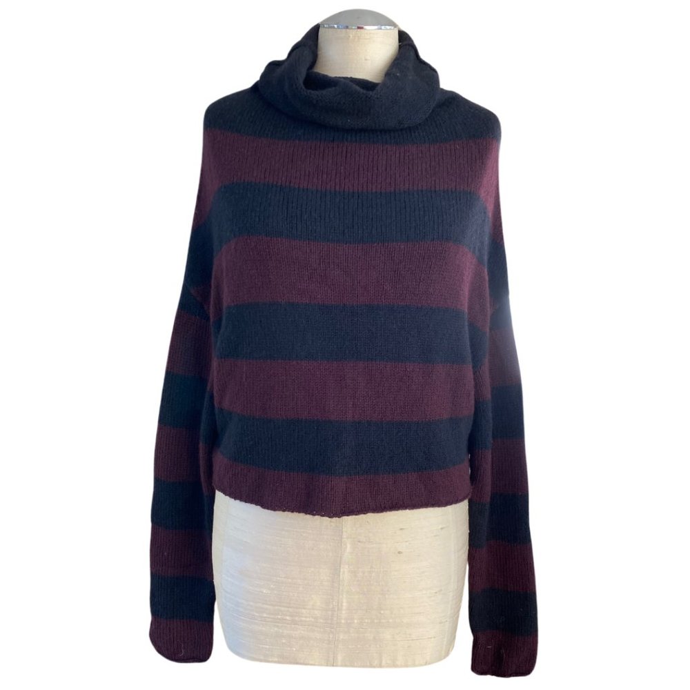 VINCE Pullover, Turtleneck. knit Sweater -(Small)